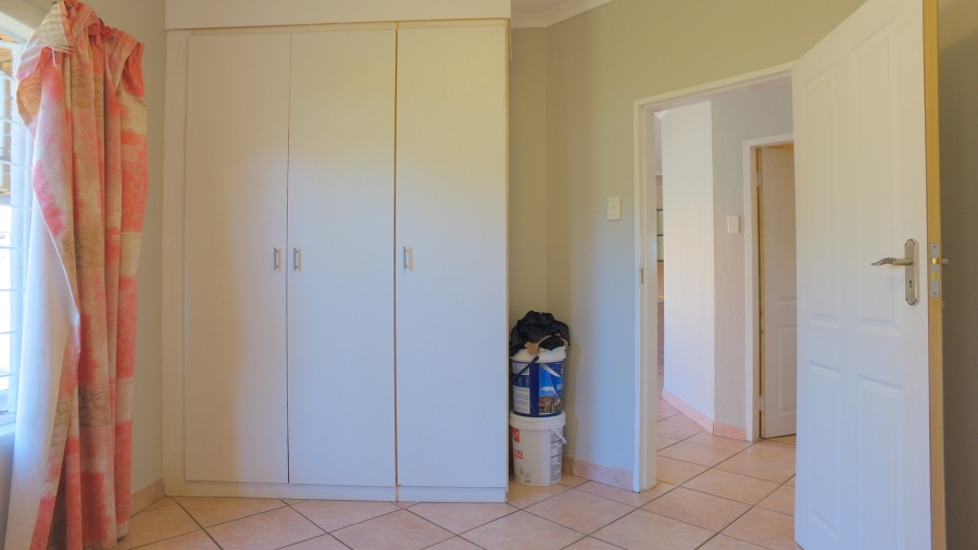 2 Bedroom Property for Sale in Oos Einde North West